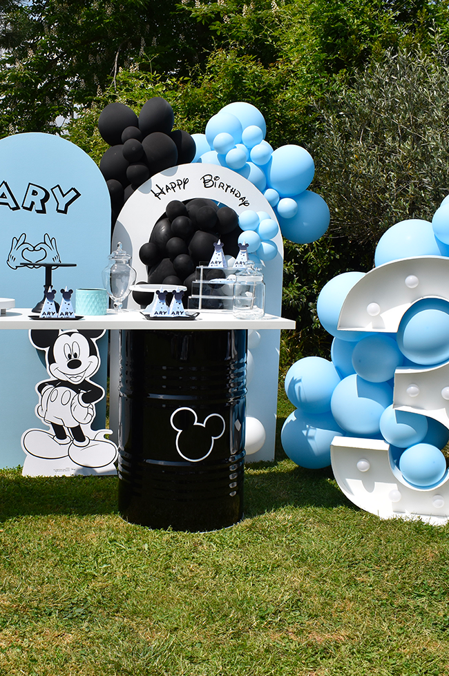 Décoration d'anniversaire Mickey